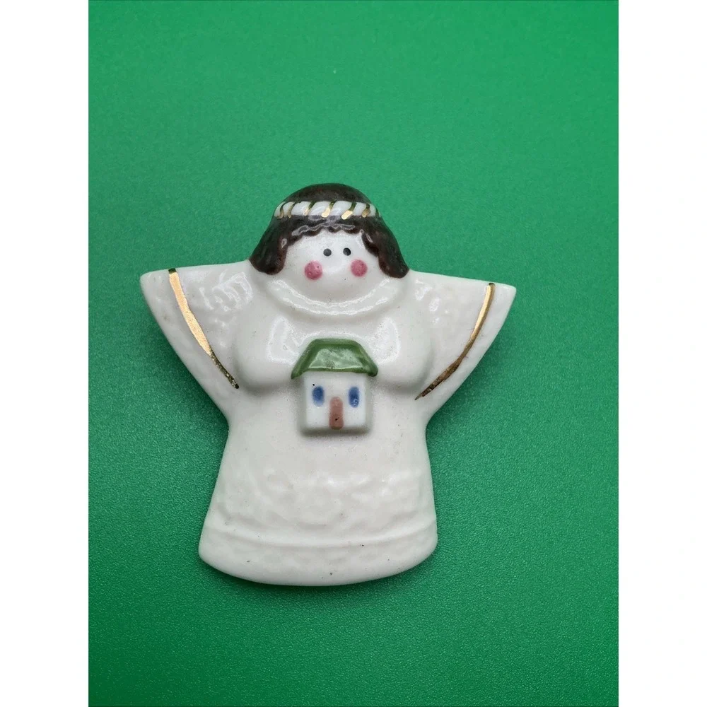 Lot of 5 Vintage Christmas Pins - 2 Snowmen,‎ Angel, Santa, Gingerbread Cookie